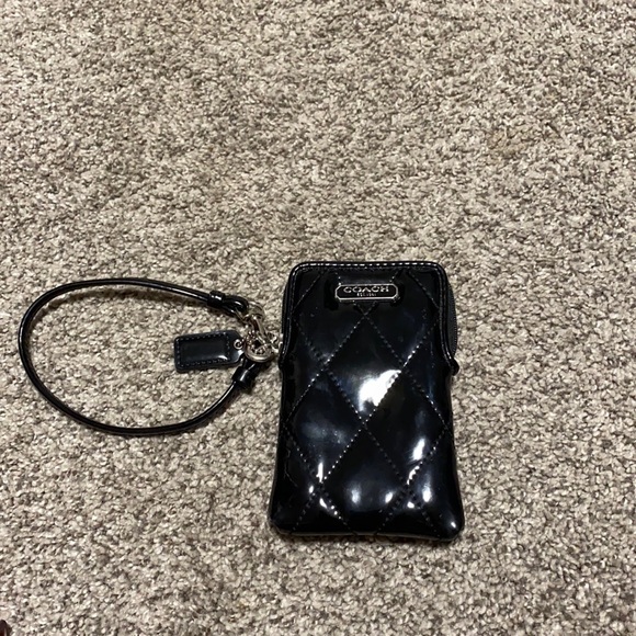 Coach Handbags - Coach wristlet